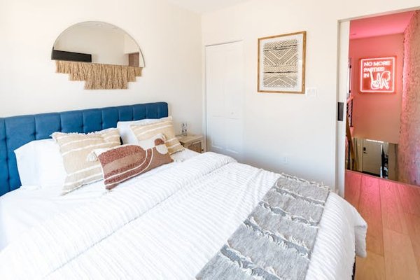 Comment transformer une chambre d'amis en un bureau fonctionnel ?